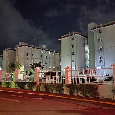 Oaklands Oasis Apartment Kingston Exterior foto