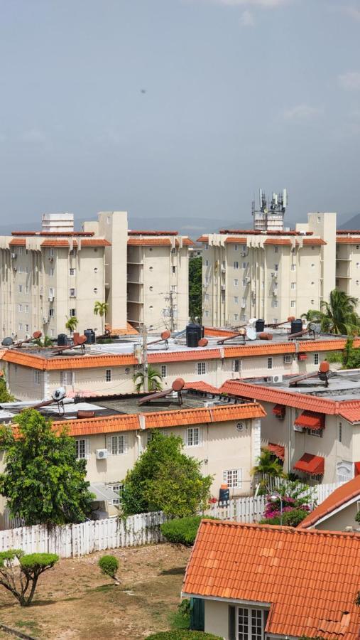 Oaklands Oasis Apartment Kingston Exterior foto